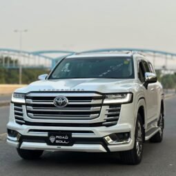 
										Toyota Land Cruiser ZX LC300 full									