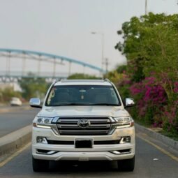 
										Toyota Land Cruiser ZX full									