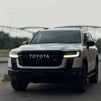 Toyota Land Cruiser LC300 GR