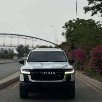 Toyota Land Cruiser LC300 GR