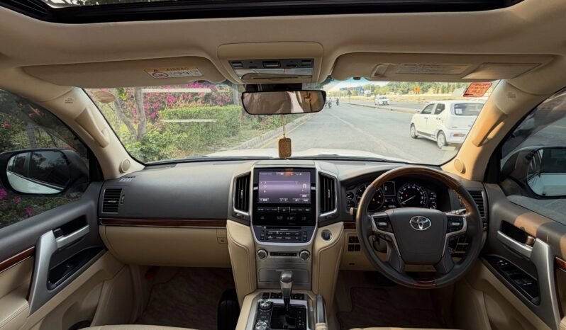 
								Toyota Land Cruiser ZX full									