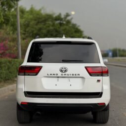 
										Toyota Land Cruiser LC300 GR full									