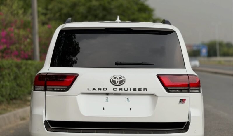 
								Toyota Land Cruiser LC300 GR full									