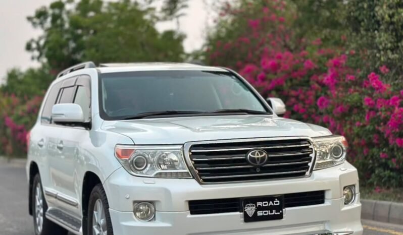 
								Toyota Land Cruiser ZX full									