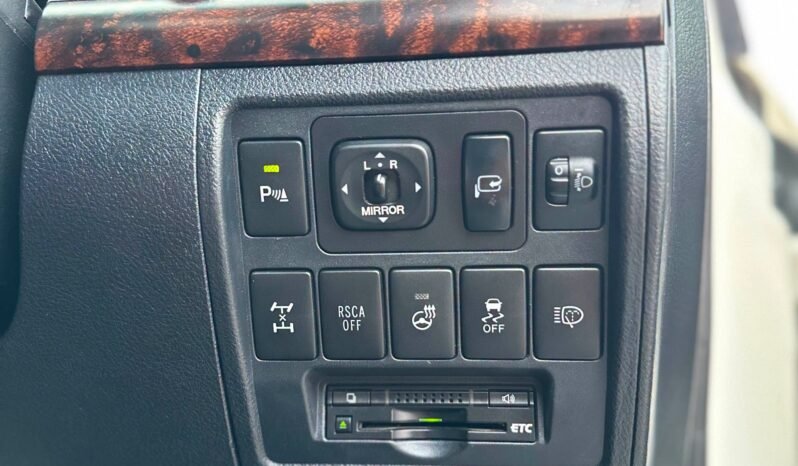 
								Toyota Land Cruiser ZX full									