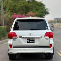 
										Toyota Land Cruiser ZX full									