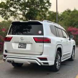 
										Toyota Land Cruiser ZX LC300 full									