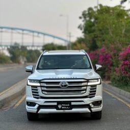 
										Toyota Land Cruiser ZX LC300 full									