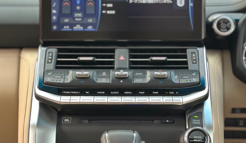 
								Toyota Land Cruiser ZX LC300 full									