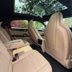 
										Porsche Cayenne E Hybrid Coupe full									