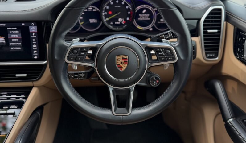 
								Porsche Cayenne E Hybrid Coupe full									