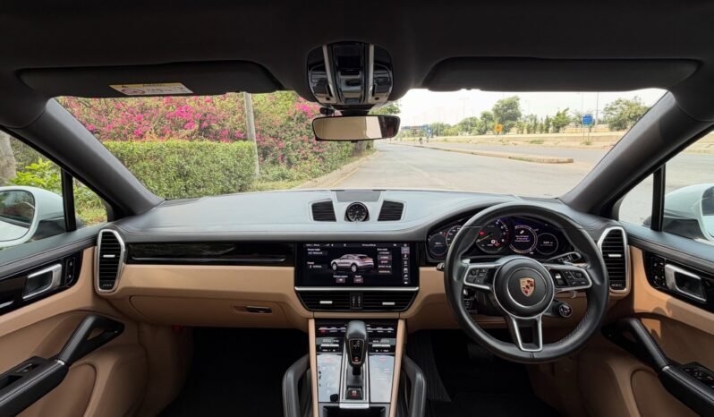 
								Porsche Cayenne E Hybrid Coupe full									