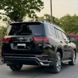 
										Toyota Land Cruiser ZX LC300 full									