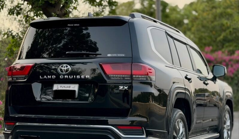 
								Toyota Land Cruiser ZX LC300 full									
