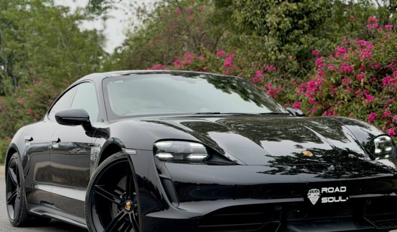 
								Porsche Taycan Turbo full									
