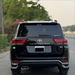 
										Toyota Land Cruiser ZX LC300 full									