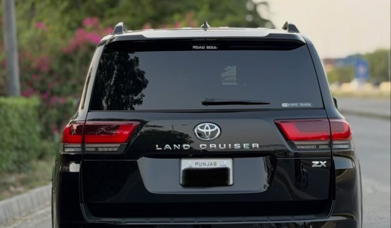 
								Toyota Land Cruiser ZX LC300 full									