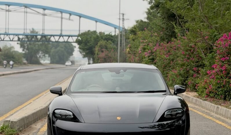 
								Porsche Taycan Turbo full									