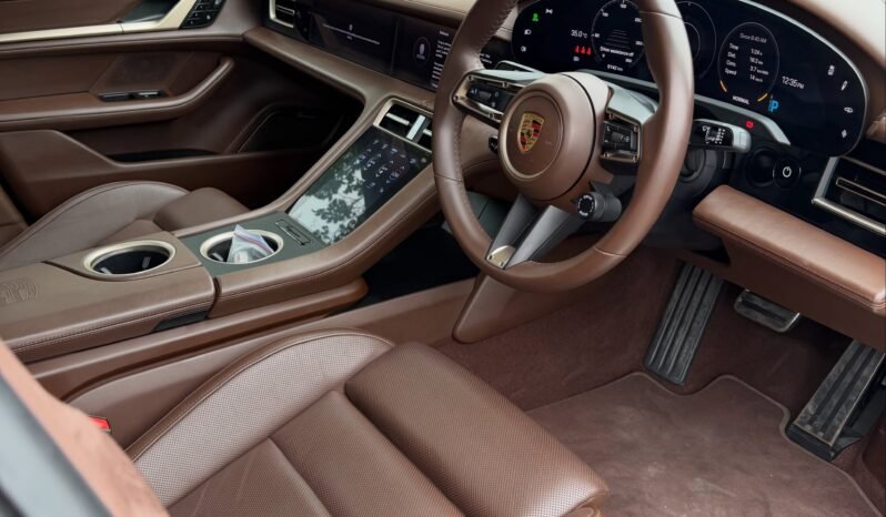 
								Porsche Taycan Turbo full									