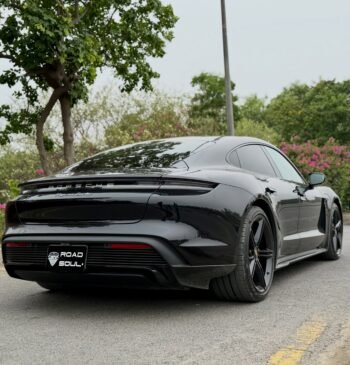 Porsche Taycan Turbo