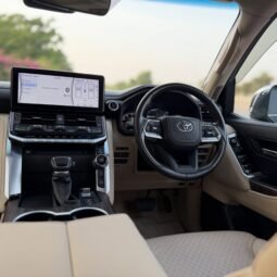 
										Toyota Land Cruiser ZX LC300 full									