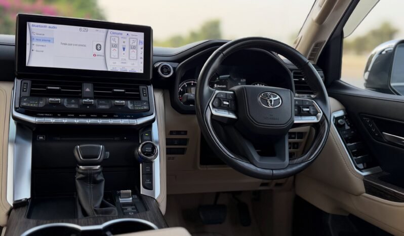 
								Toyota Land Cruiser ZX LC300 full									