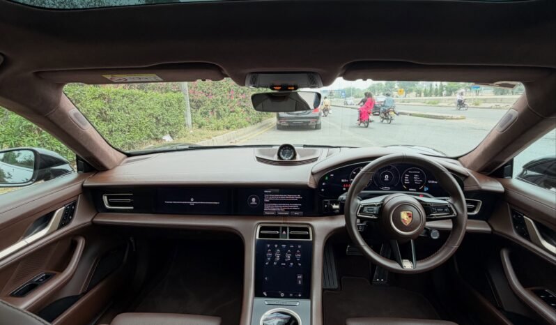 
								Porsche Taycan Turbo full									