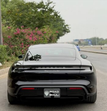 Porsche Taycan Turbo