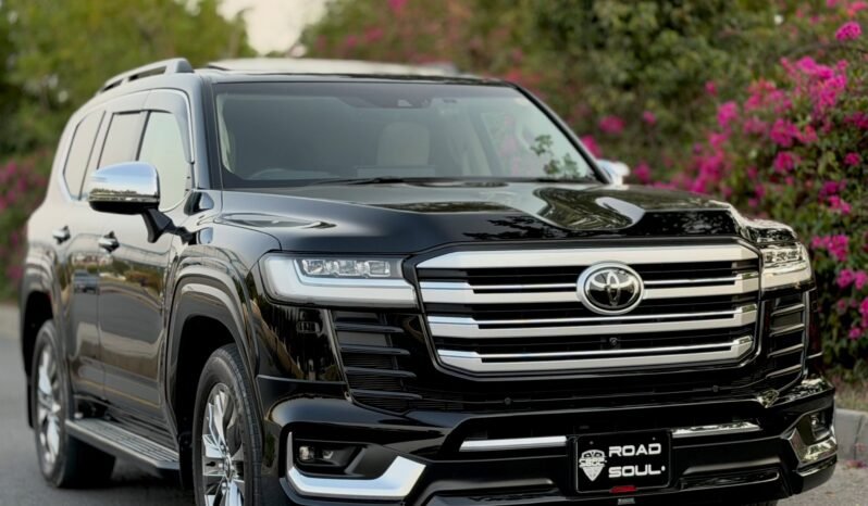 
								Toyota Land Cruiser ZX LC300 full									