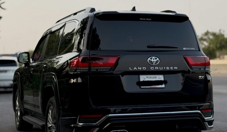 
								Toyota Land Cruiser ZX LC300 full									