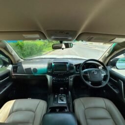 
										Land Cruiser AX-G full									