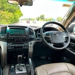 
										Land Cruiser AX-G full									