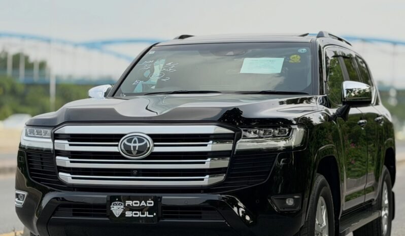 
								Toyota Land Cruiser LC300 full									