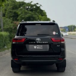 Toyota Land Cruiser LC300