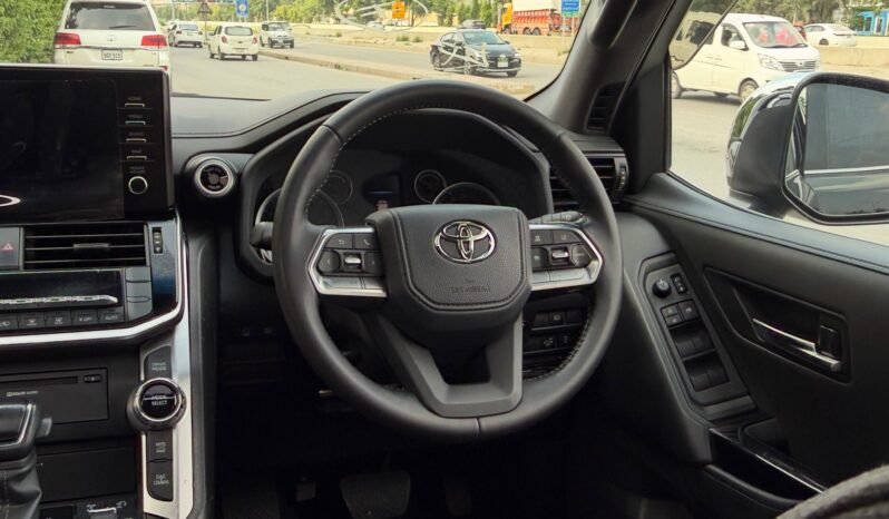 
								Toyota Land Cruiser LC300 full									