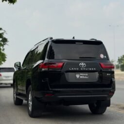 Toyota Land Cruiser LC300